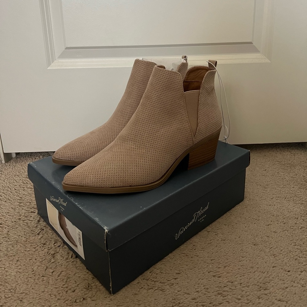 Universal Thread Sylvie Boots